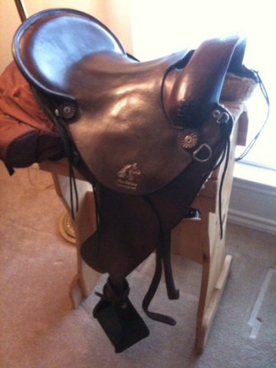 Leather endurance saddle